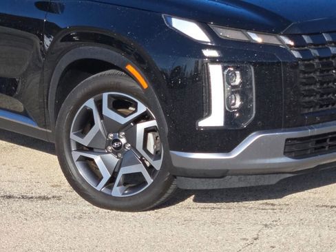 Used 2023 Hyundai Palisade Limited FWD image 3