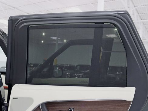 Used 2025 Land Rover Range Rover SE AWD/4WD image 42
