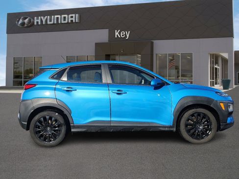 Used 2021 Hyundai Kona SE image 3
