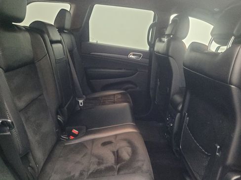 Used 2017 Jeep Grand Cherokee Altitude AWD/4WD image 19