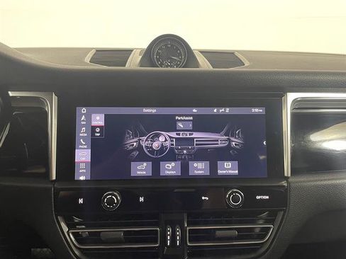 Used 2025 Porsche Macan S AWD/4WD image 17