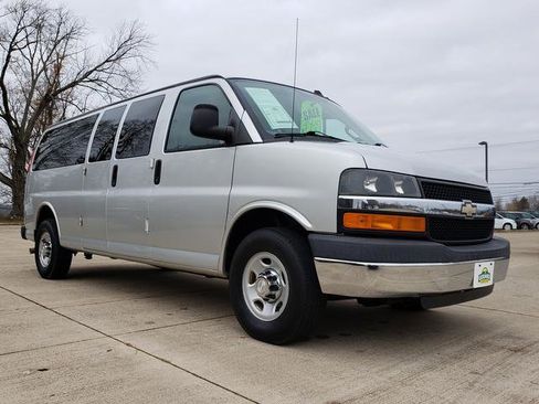Used 2016 Chevrolet Express 3500 LT w/ LT Preferred Equipment Group image 8