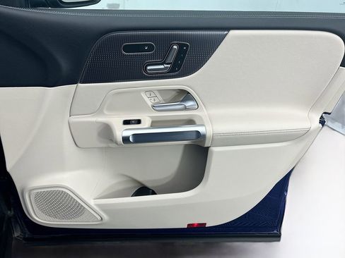 Certified 2023 Mercedes-Benz GLB 250 image 23