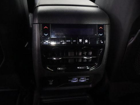 Used 2021 Jeep Grand Cherokee L Overland w/ Luxury Tech Group IV image 55