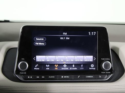 Certified 2025 Nissan Rogue SV image 9