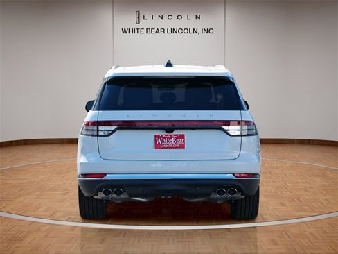Used 2025 Lincoln Aviator Reserve w/ Illumination Package image 6