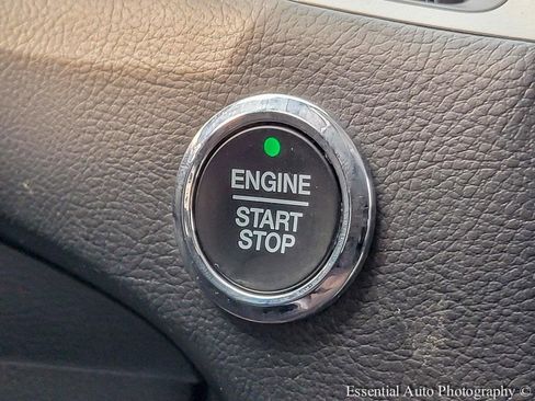 Used 2023 Ford Edge SEL image 17