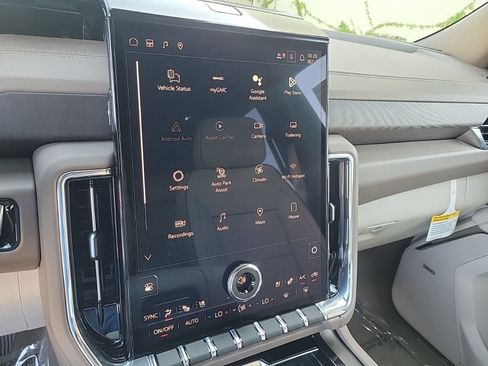 New 2026 GMC Yukon XL Denali w/ Denali Reserve Package RWD image 20