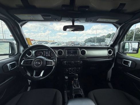 Used 2020 Jeep Wrangler Unlimited Sahara AWD/4WD image 7