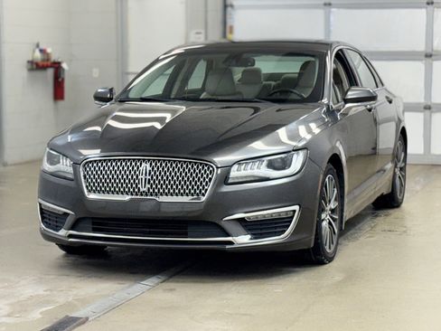 Used 2017 Lincoln MKZ Select w/ Select Plus Package image 3