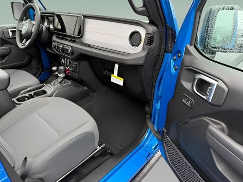 New 2025 Jeep Wrangler Willys AWD/4WD image 14