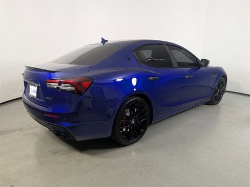 Used 2022 Maserati Ghibli Modena image 7