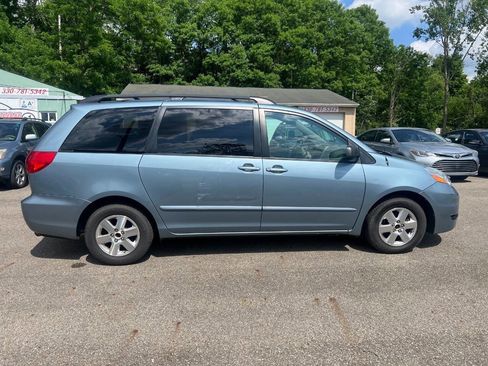 Used 2007 Toyota Sienna CE FWD image 2