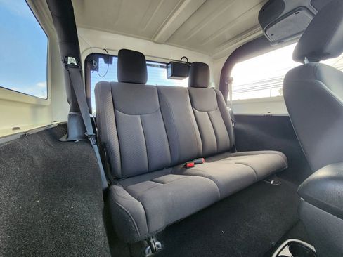 Used 2016 Jeep Wrangler Sport image 39