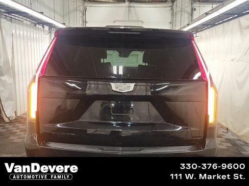 Used 2021 Cadillac Escalade Sport image 3