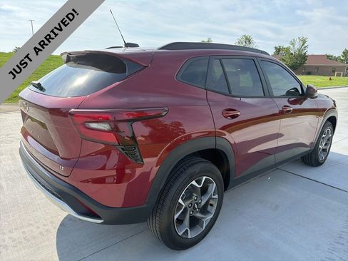 Used 2025 Chevrolet Trax LT w/ Driver Confidence Package FWD image 5