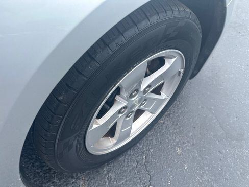 Used 2016 Chevrolet Malibu LT FWD image 7