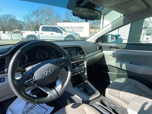 Used 2020 Hyundai Elantra Value Edition w/ Cargo Package (C1) FWD image 16