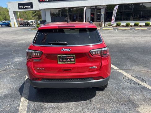Used 2019 Jeep Compass Latitude w/ Cold Weather Group image 6