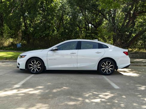 Used 2017 Chevrolet Malibu LT FWD image 6