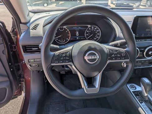 Used 2025 Nissan Sentra SV FWD image 21