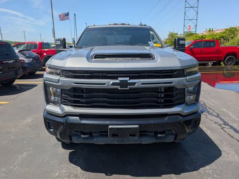 Used 2024 Chevrolet Silverado 2500 Custom w/ Custom Value Package AWD/4WD image 2