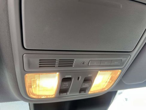 Used 2022 Honda CR-V Touring image 32