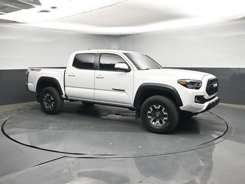 Used 2023 Toyota Tacoma TRD Off-Road image 7