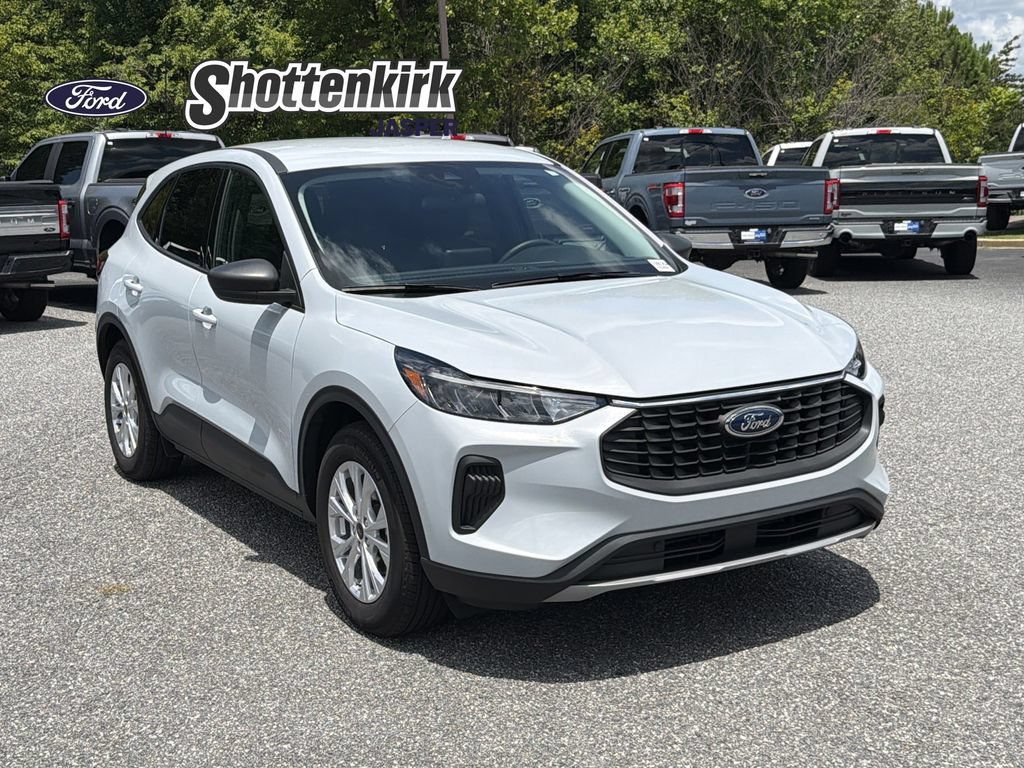 Used 2026 Ford Escape Active w/ Cold Weather Package FWD image 1