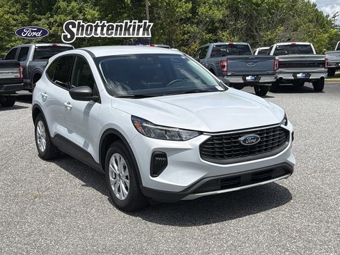 Used 2026 Ford Escape Active w/ Cold Weather Package FWD image 1