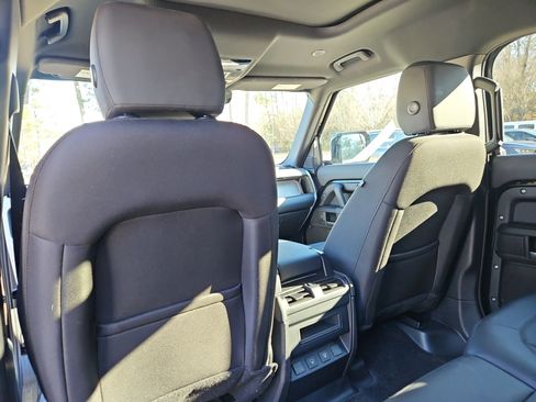Used 2025 Land Rover Defender 110 S image 20