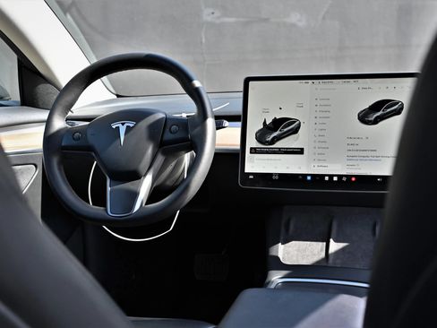Used 2022 Tesla Model 3 RWD image 11