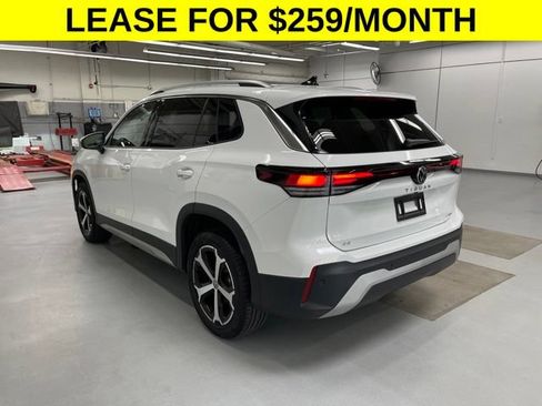 Used 2026 Volkswagen Tiguan SE AWD/4WD image 2