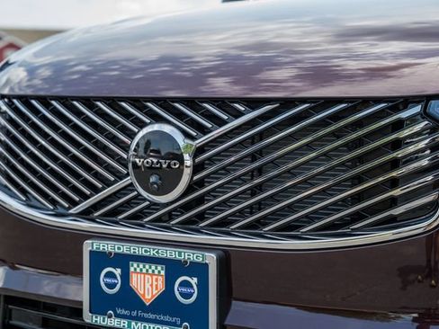New 2026 Volvo XC90 T8 Plus w/ Protection Package Premier AWD/4WD image 12