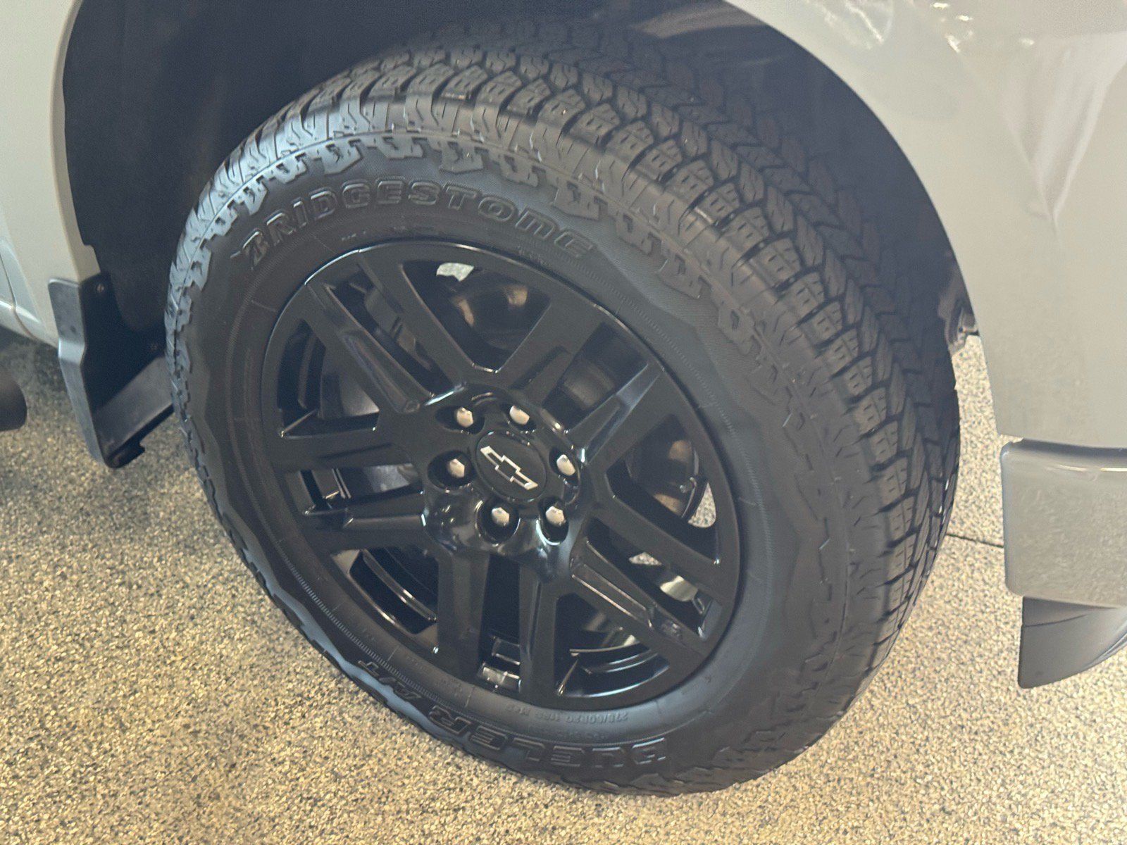 Used 2025 Chevrolet Silverado 1500 Custom w/ Turbomax Blackout Package AWD/4WD image 4