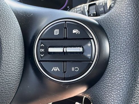 Used 2025 Kia Soul LX image 22