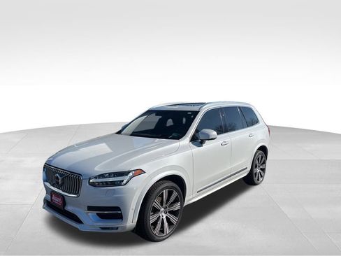 Used 2022 Volvo XC90 T6 Inscription w/ Advanced Package image 23