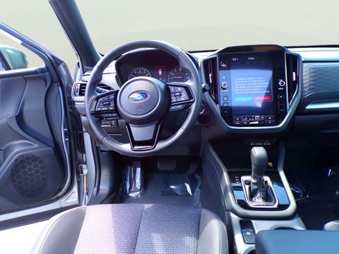 Certified 2025 Subaru Forester Premium AWD/4WD image 22