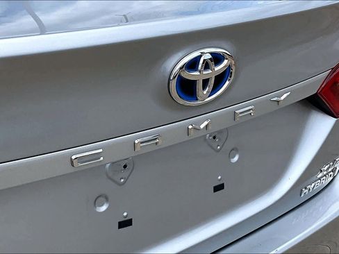 Used 2020 Toyota Camry XLE FWD image 30