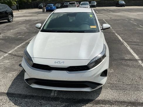 Used 2024 Kia Forte LXS FWD image 3