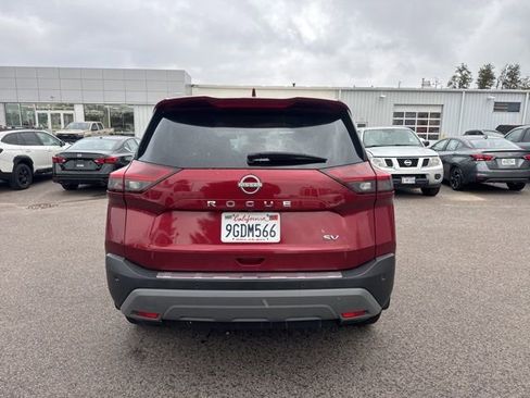 Used 2023 Nissan Rogue SV image 11