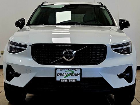 New 2026 Volvo XC40 B5 Ultra w/ Climate Package image 7