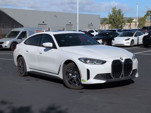 Used 2023 BMW i4 eDrive35 w/ Premium Package image 2