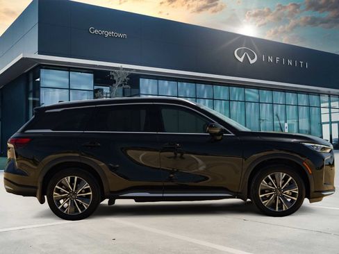 Certified 2026 INFINITI QX60 Luxe w/ Family Package FWD image 4