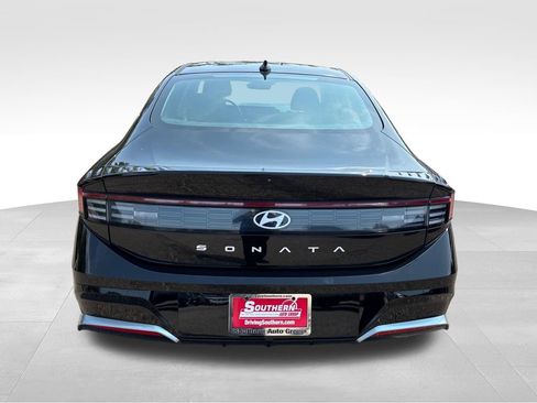 Used 2024 Hyundai Sonata SEL FWD image 4