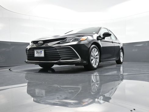 Certified 2023 Toyota Camry LE image 25
