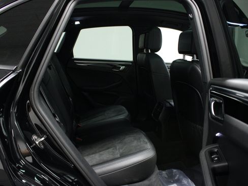 Used 2021 Porsche Macan AWD/4WD image 15