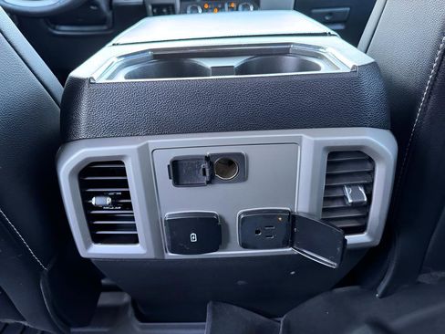 Used 2021 Ford F250 Lariat w/ Lariat Ultimate Package AWD/4WD image 38