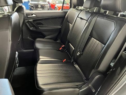Used 2024 Volkswagen Tiguan SE FWD image 16