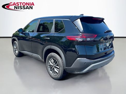 Used 2023 Nissan Rogue S image 6